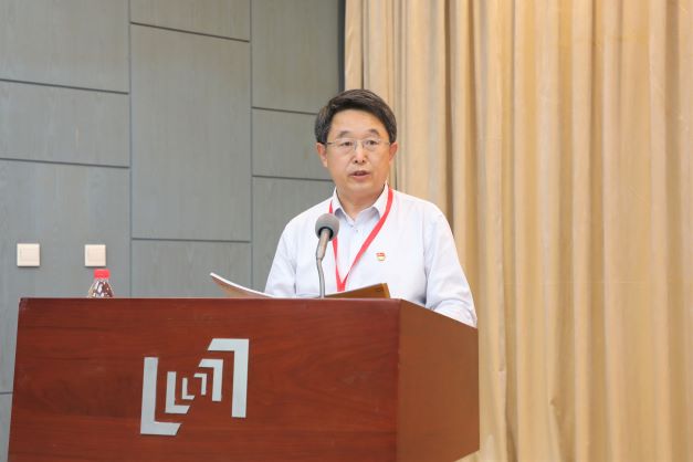 纪委书记李春旺作纪委工作报告